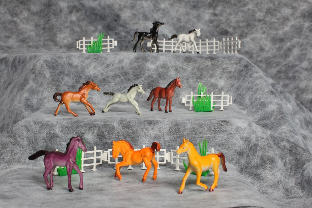 Horses and Pony Children's Farm Animal Plastic Toy Figures Boys Girls Play 8 pcs